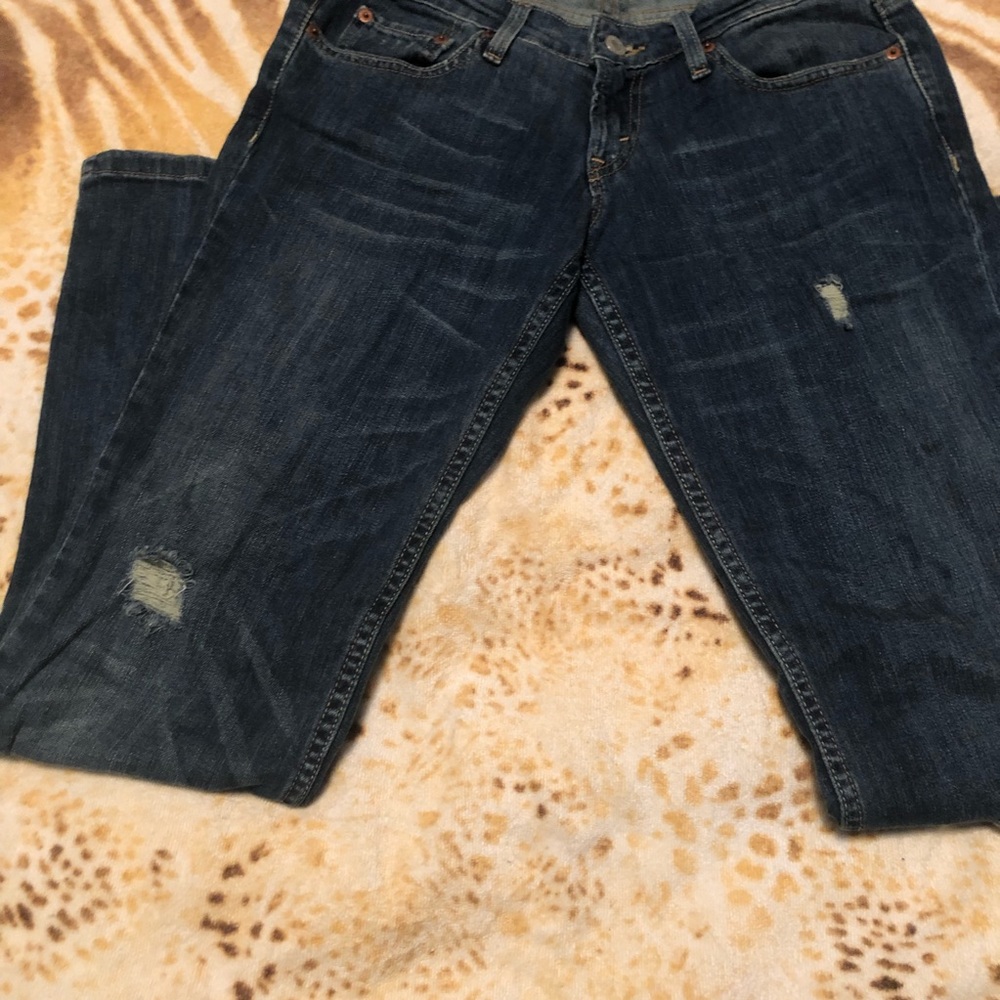 Levi’s super low cut distressed jeans 524 31” inseam - Picture 5 of 8